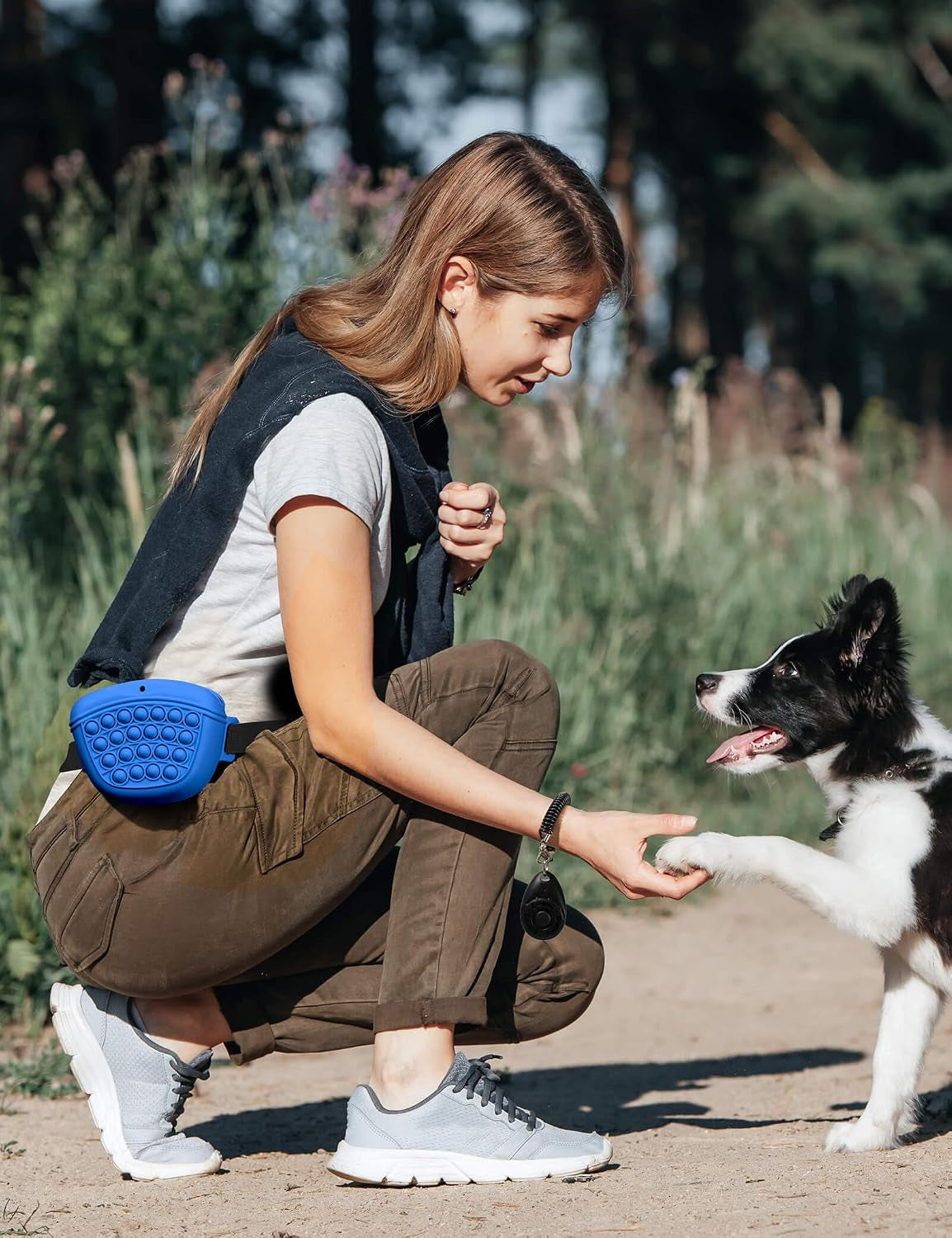 Dog Treat Pouch with Training Clicker 2.0-Upgrade Stronger Magnetic Closure to Avoid Spilling, 1.67 Cup Silicone Treat Bag Fanny Pack with Waist Belt for Pet Training Walking (Blue)